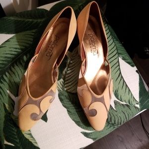 Vintage style leather shoes